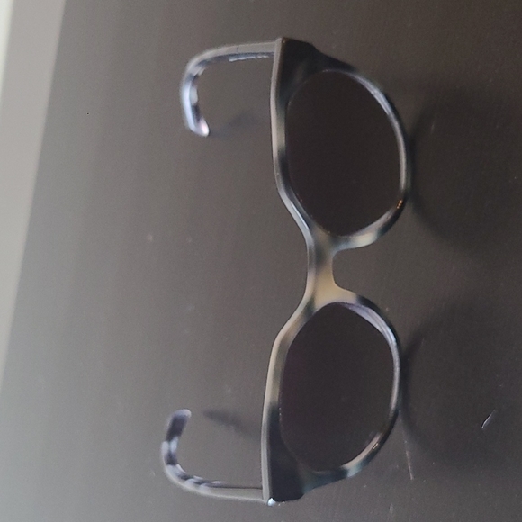 MOVING SALE. EVERYTHING MUST GO! Prada sunglasses. 100% authentic. main image 4